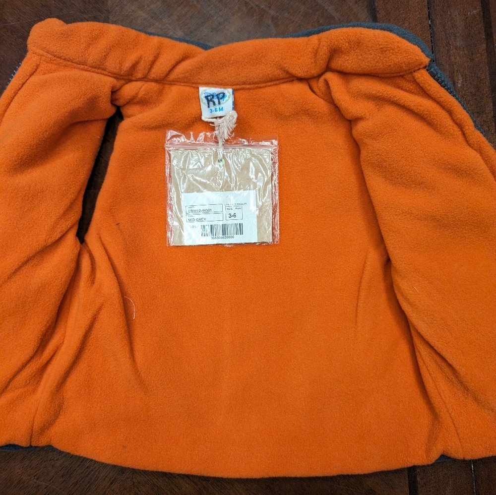 Micky Vest - Picture 2 of 3